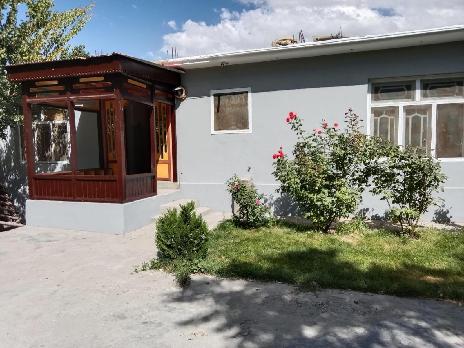 Golden Ibex Resort Скарду Екстериор снимка