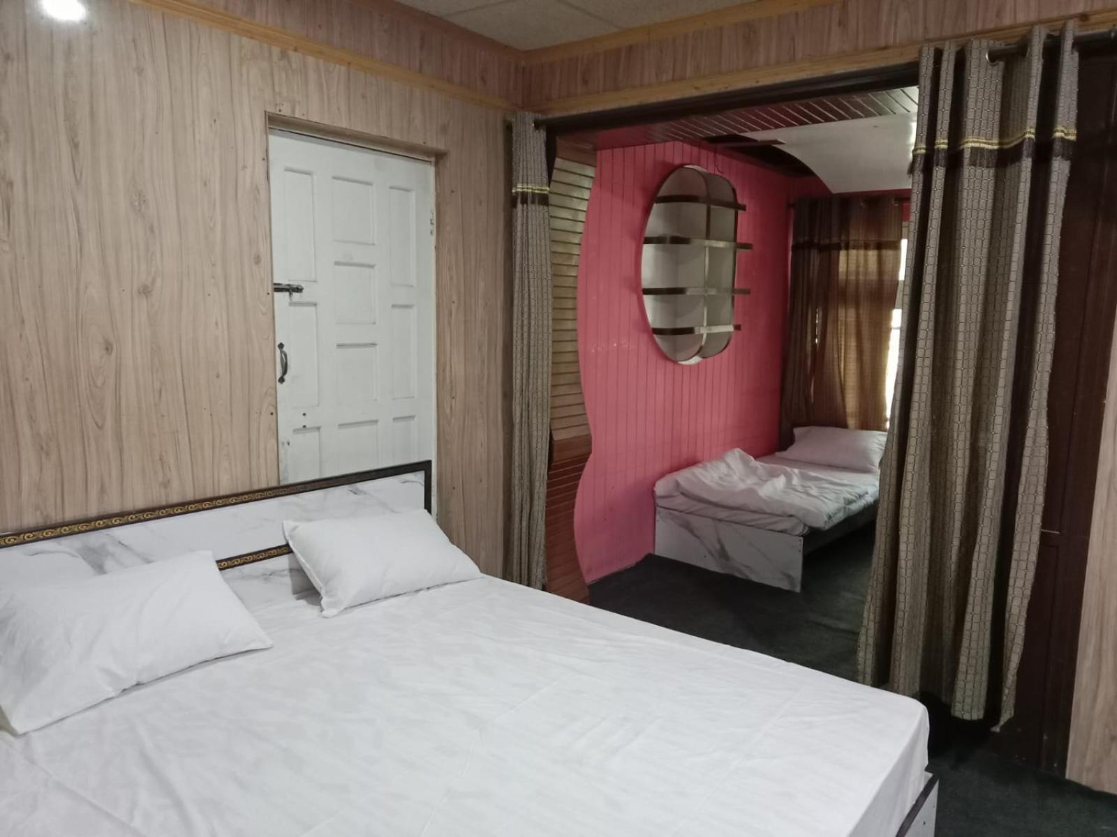 Golden Ibex Resort Скарду Екстериор снимка