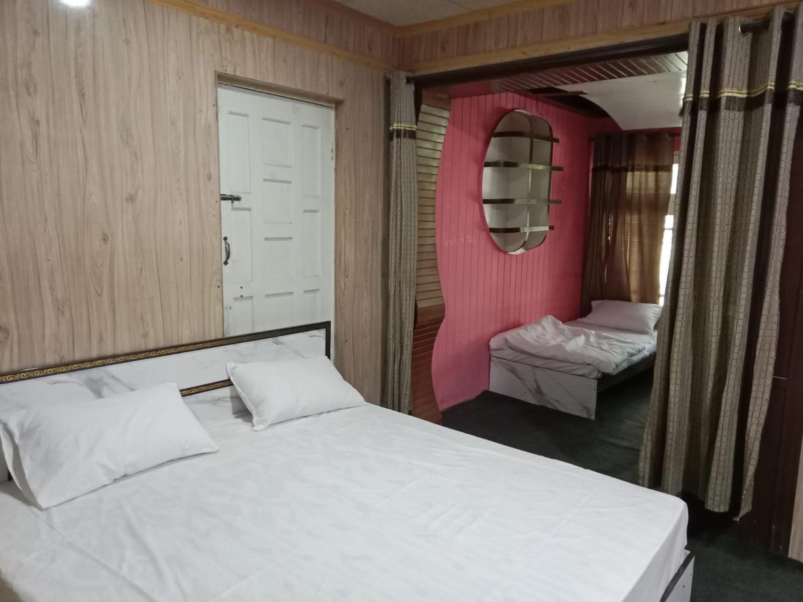Golden Ibex Resort Скарду Екстериор снимка