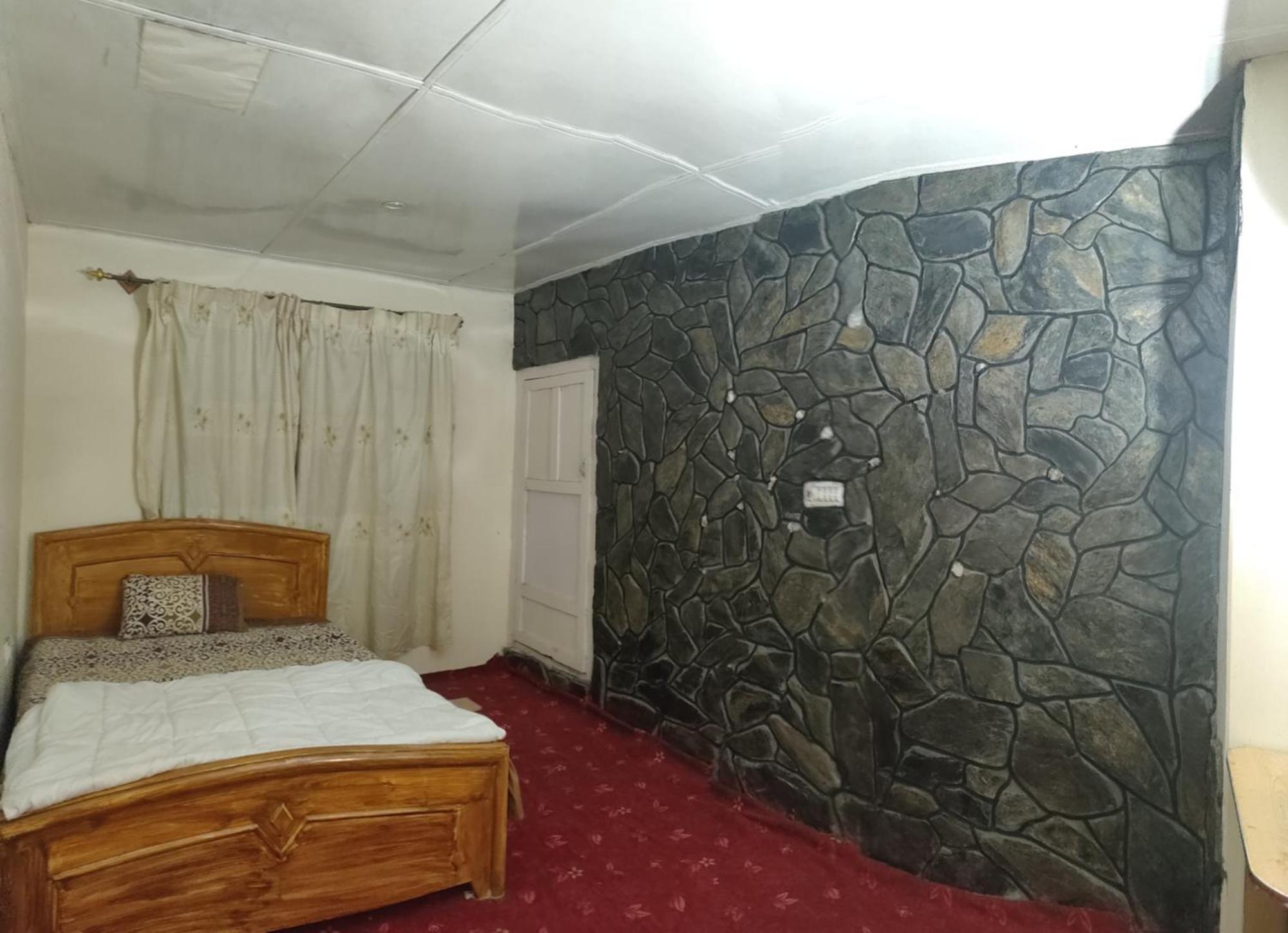 Golden Ibex Resort Скарду Екстериор снимка
