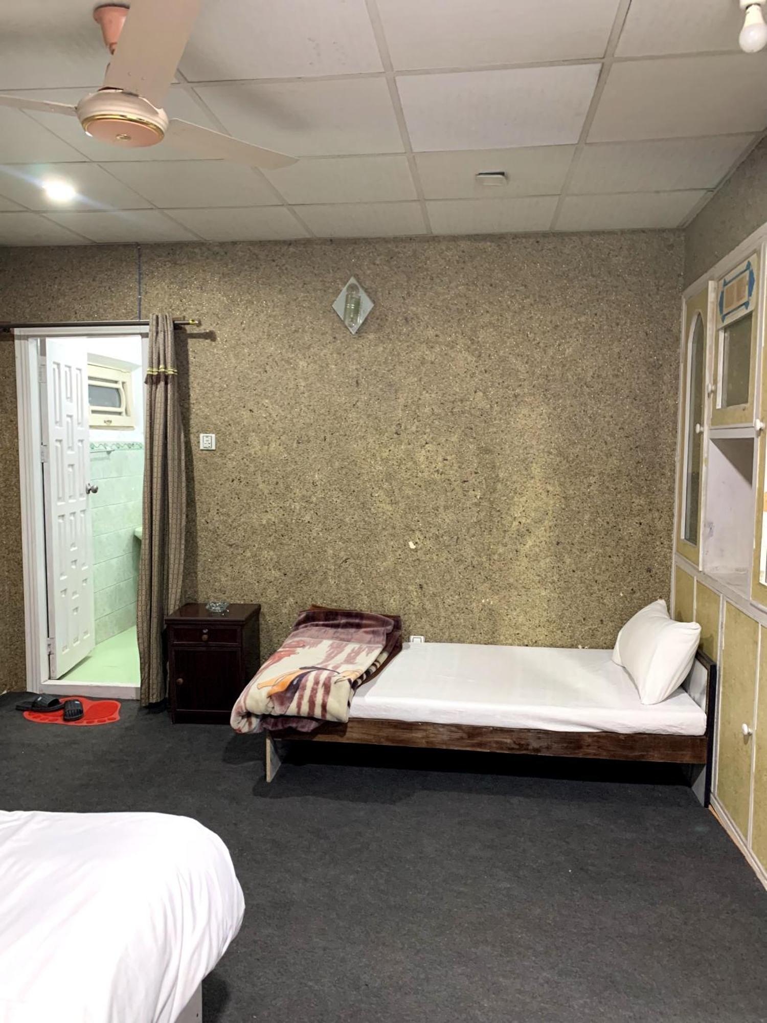Golden Ibex Resort Скарду Екстериор снимка