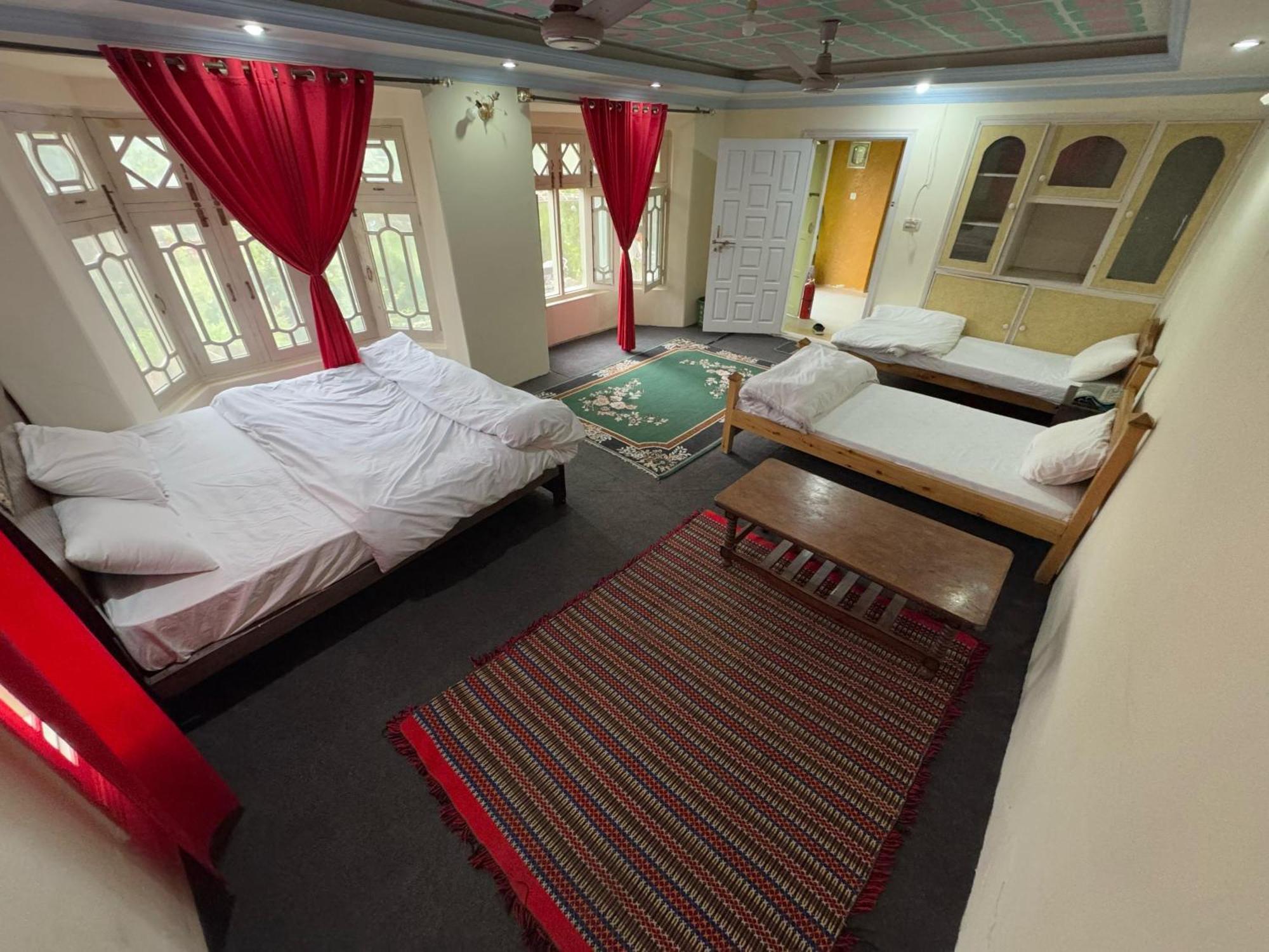 Golden Ibex Resort Скарду Екстериор снимка